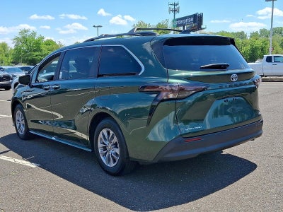 2025 Toyota Sienna XLE AWD 7-Passenger (Natl)