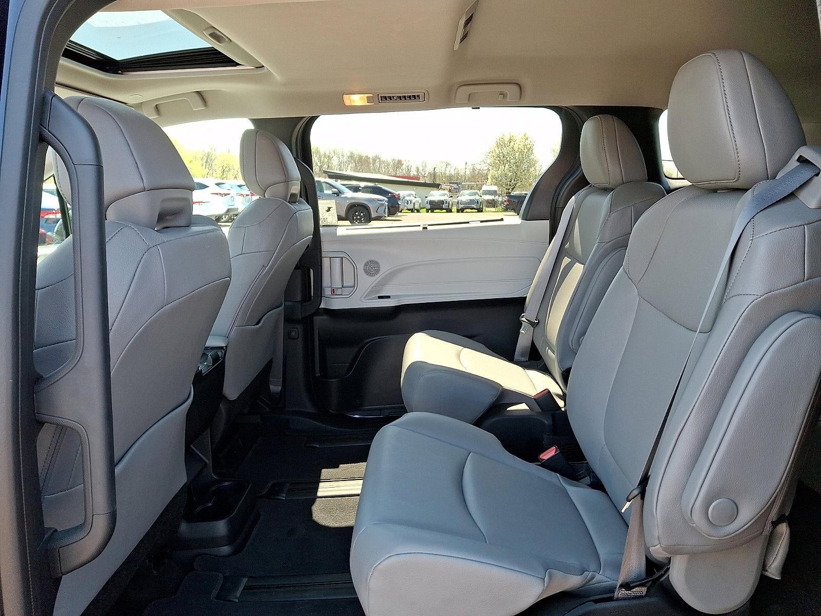 2025 Toyota Sienna XLE AWD 7-Passenger (Natl)