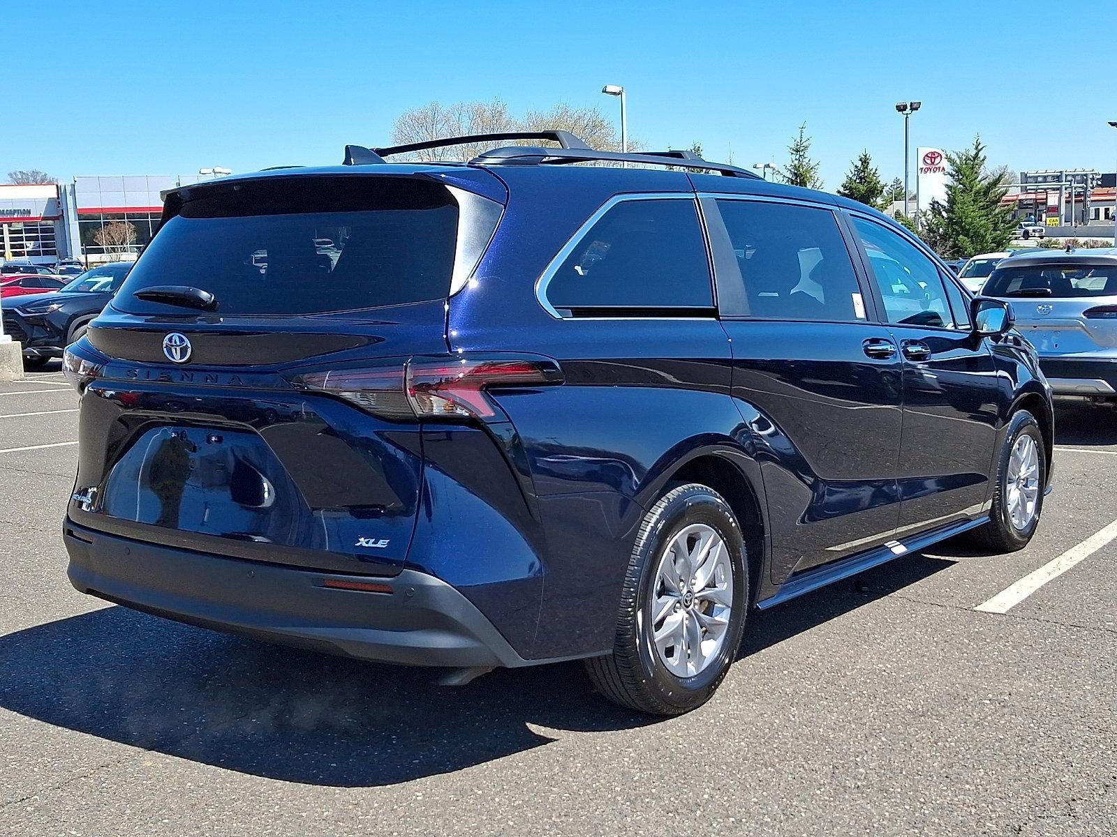 2025 Toyota Sienna XLE AWD 7-Passenger (Natl)
