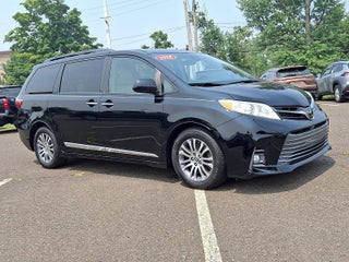 2018 Toyota Sienna XLE FWD 8-Passenger (Natl)