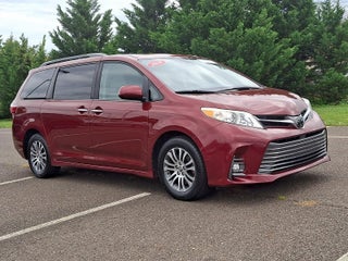 2018 Toyota Sienna XLE FWD 8-Passenger (Natl)