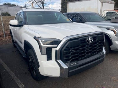 2022 Toyota Tundra 4WD 4WD SR5 CrewMax 5.5' Bed (SE)