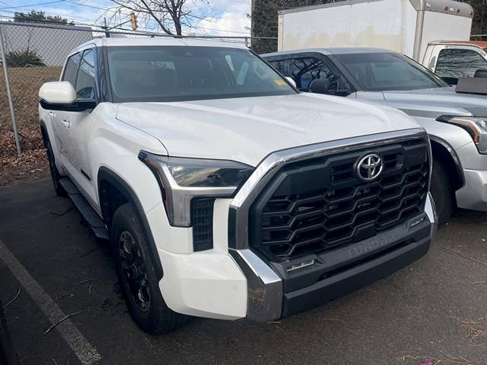 2022 Toyota Tundra 4WD 4WD SR5 CrewMax 5.5' Bed (SE)