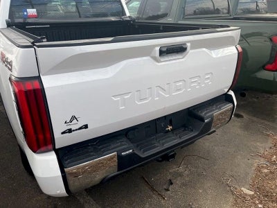 2022 Toyota Tundra 4WD 4WD SR5 CrewMax 5.5' Bed (SE)