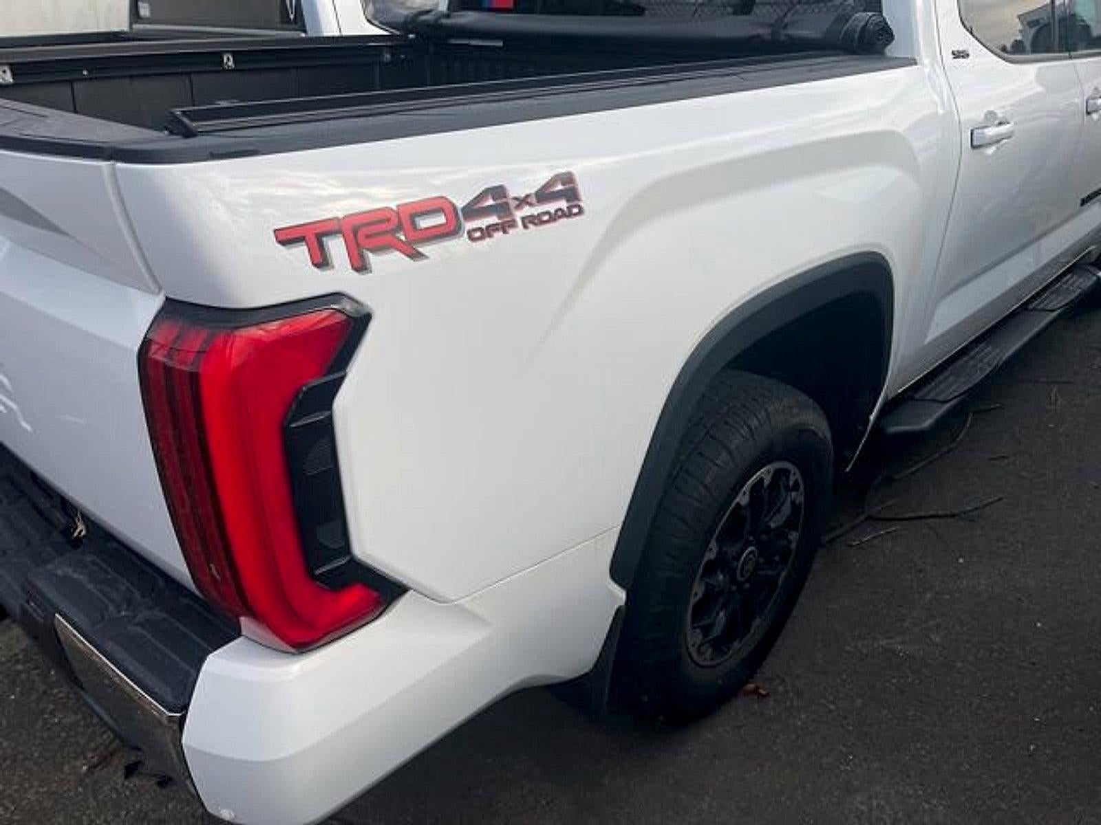 2022 Toyota Tundra 4WD 4WD SR5 CrewMax 5.5' Bed (SE)