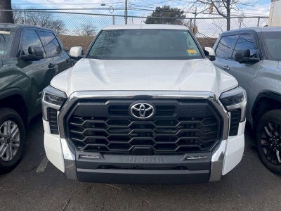2022 Toyota Tundra 4WD 4WD SR5 CrewMax 5.5' Bed (SE)