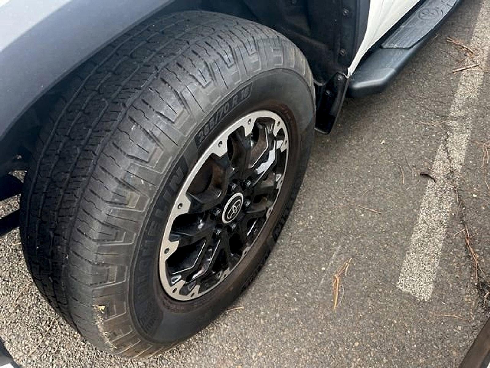 2022 Toyota Tundra 4WD 4WD SR5 CrewMax 5.5' Bed (SE)