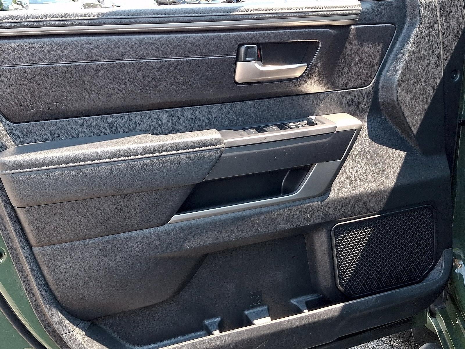 2023 Toyota Tundra 4WD 4WD SR5 CrewMax 5.5' Bed (SE)
