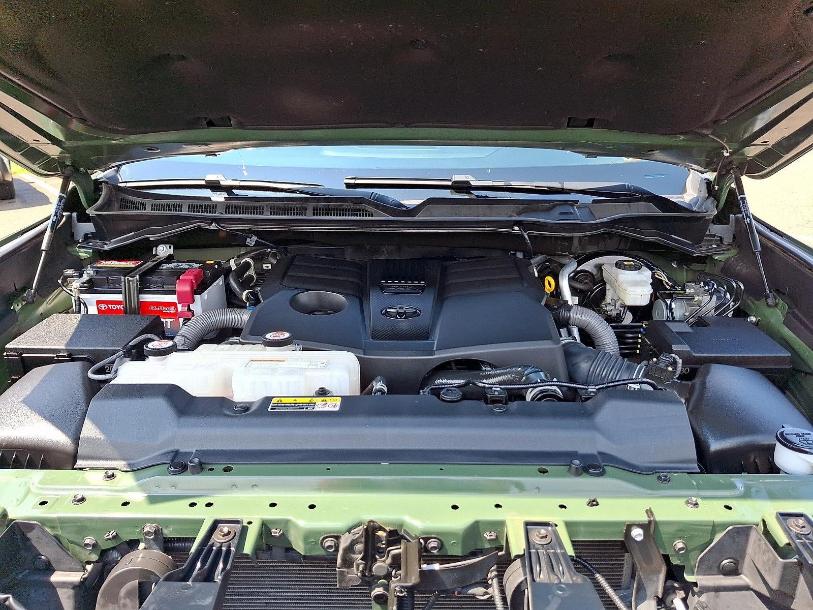 2023 Toyota Tundra 4WD 4WD SR5 CrewMax 5.5' Bed (SE)
