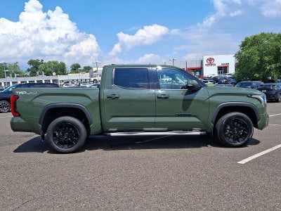 2023 Toyota Tundra 4WD 4WD SR5 CrewMax 5.5' Bed (SE)