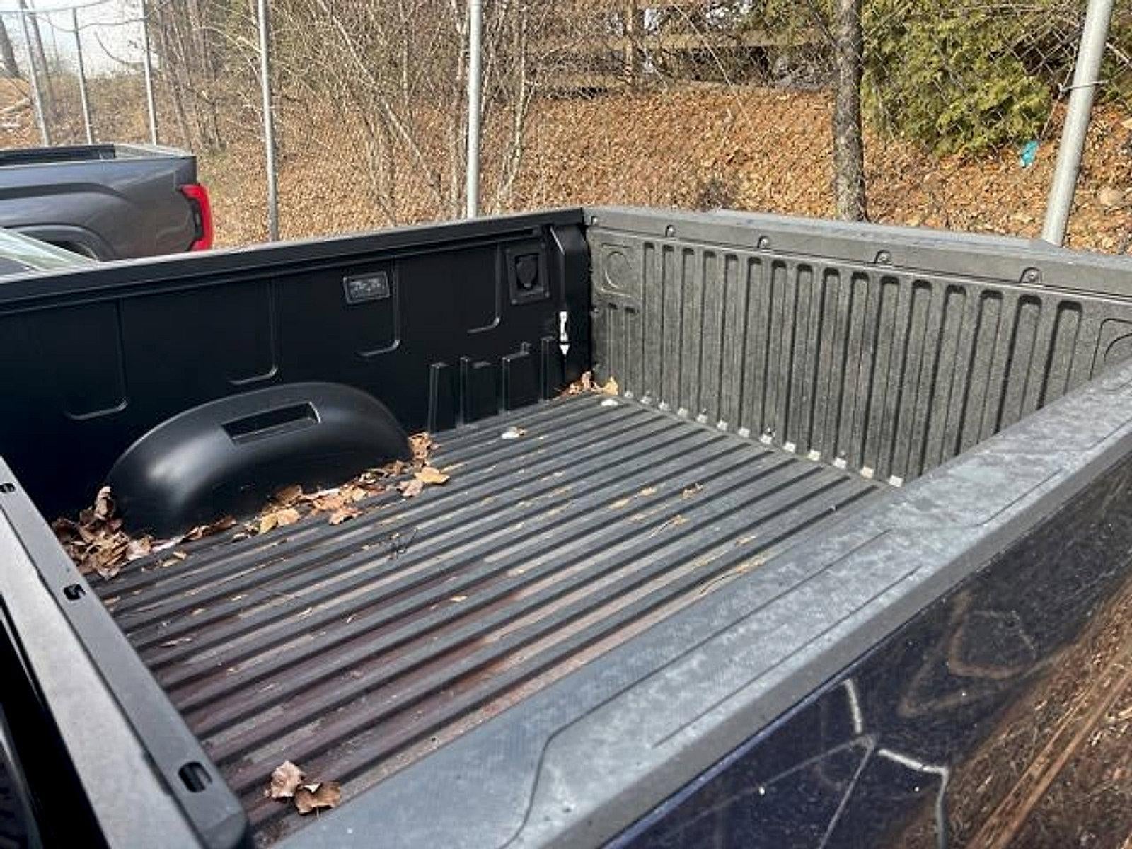 2023 Toyota Tundra 4WD 4WD SR5 CrewMax 5.5' Bed (SE)