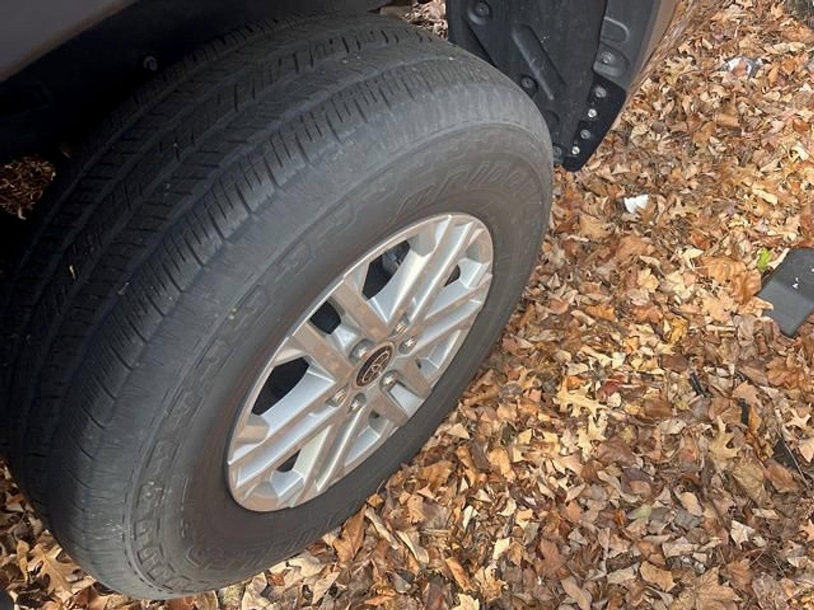 2023 Toyota Tundra 4WD 4WD SR5 CrewMax 5.5' Bed (SE)