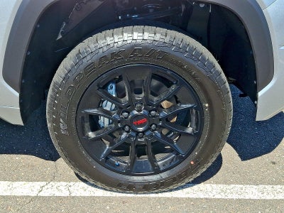 2026 Toyota Tundra 4WD 4WD SR5 CrewMax 5.5' Bed (SE)