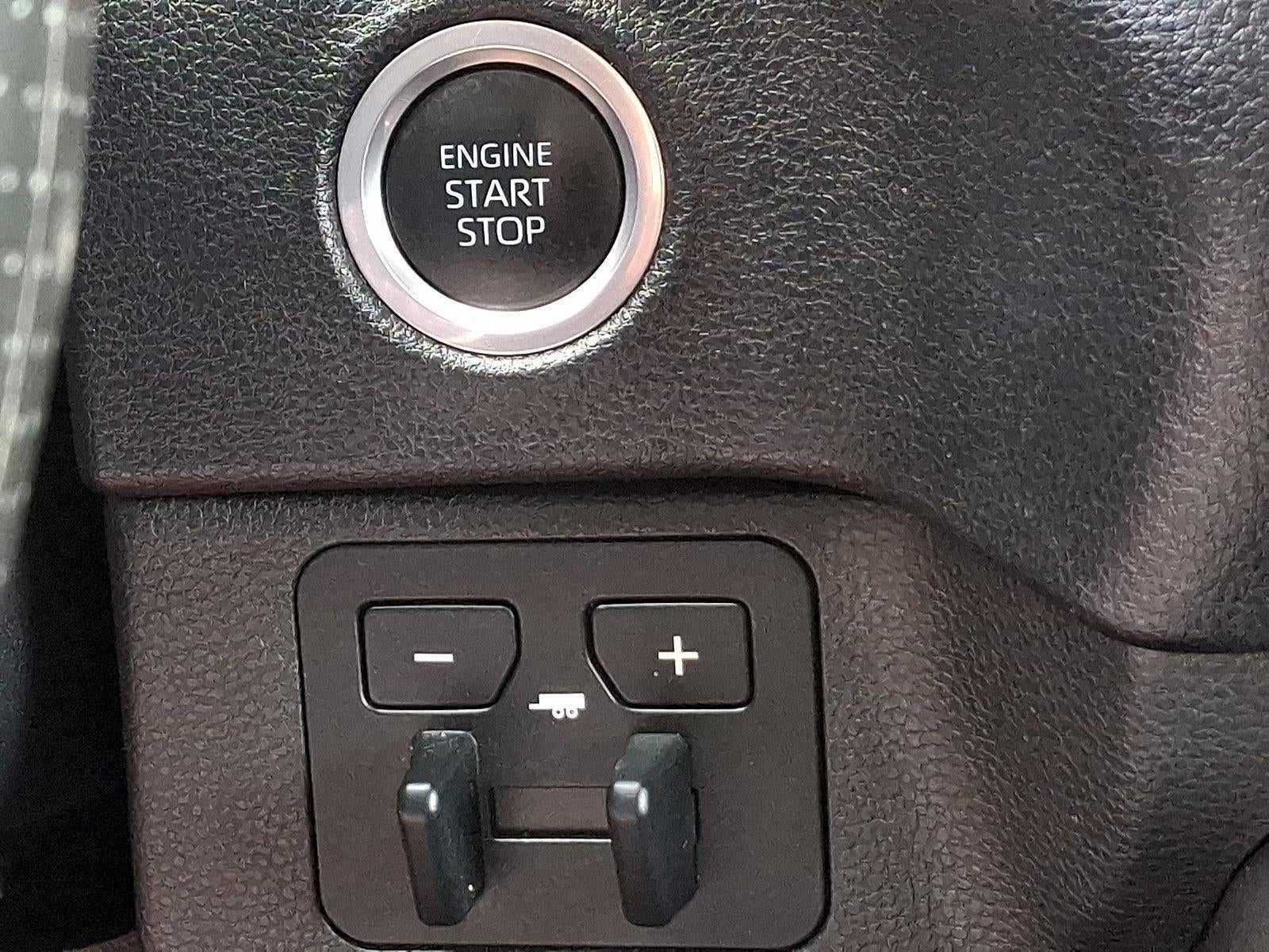2023 Toyota Tundra 4WD 4WD SR5 CrewMax 5.5' Bed (SE)