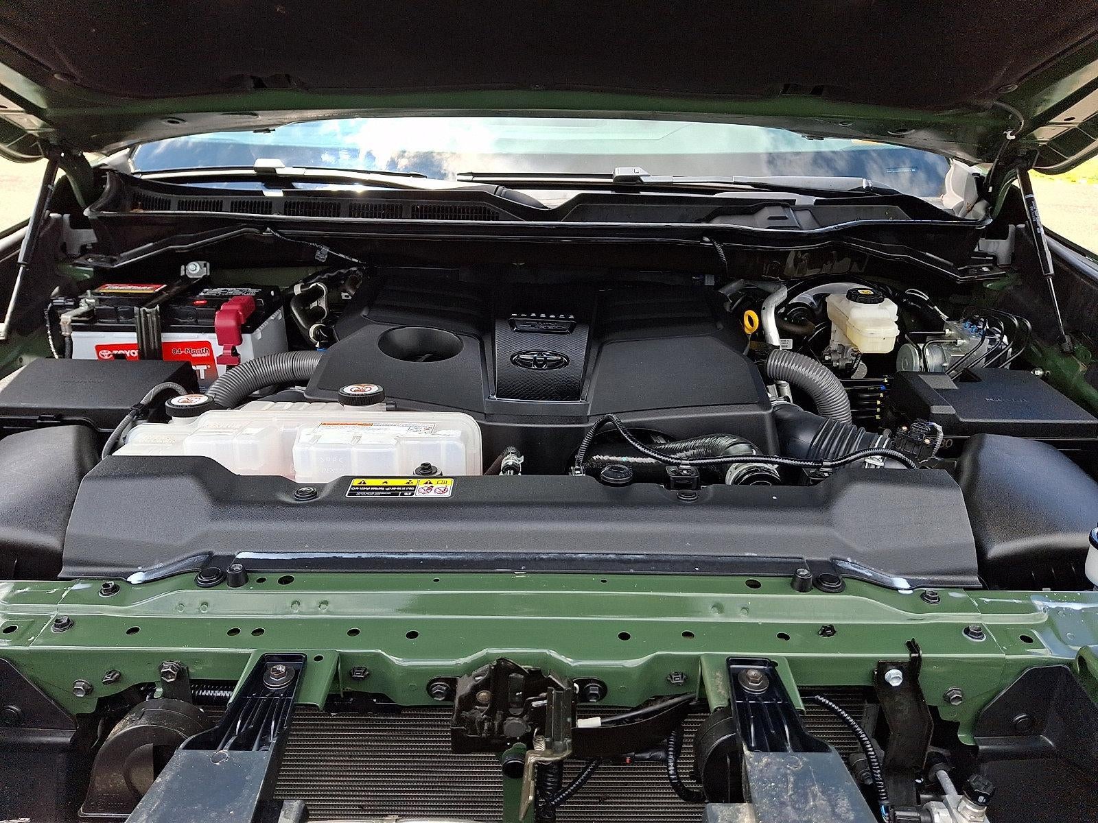 2023 Toyota Tundra 4WD 4WD SR5 CrewMax 5.5' Bed (SE)