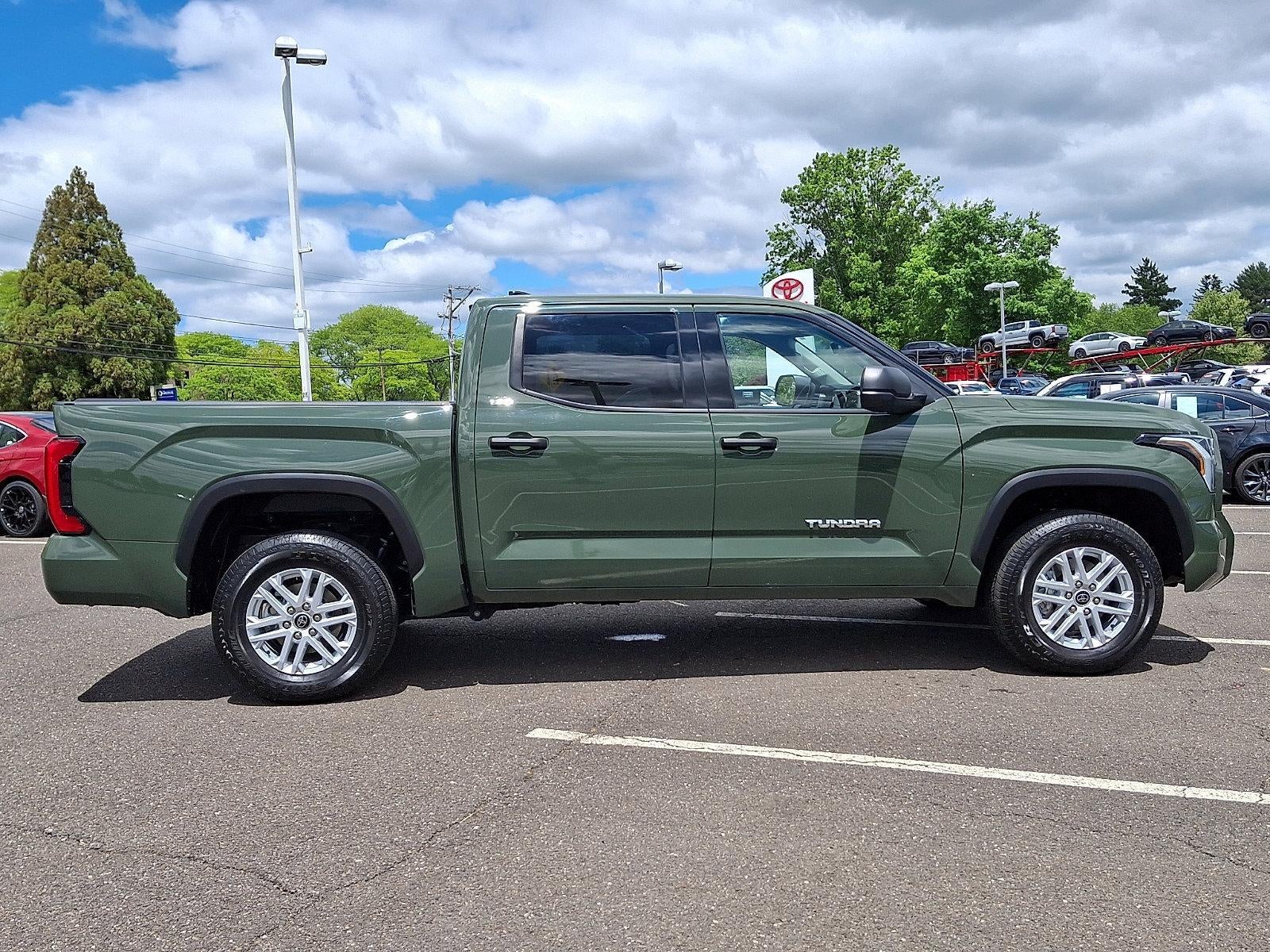 2023 Toyota Tundra 4WD 4WD SR5 CrewMax 5.5' Bed (SE)