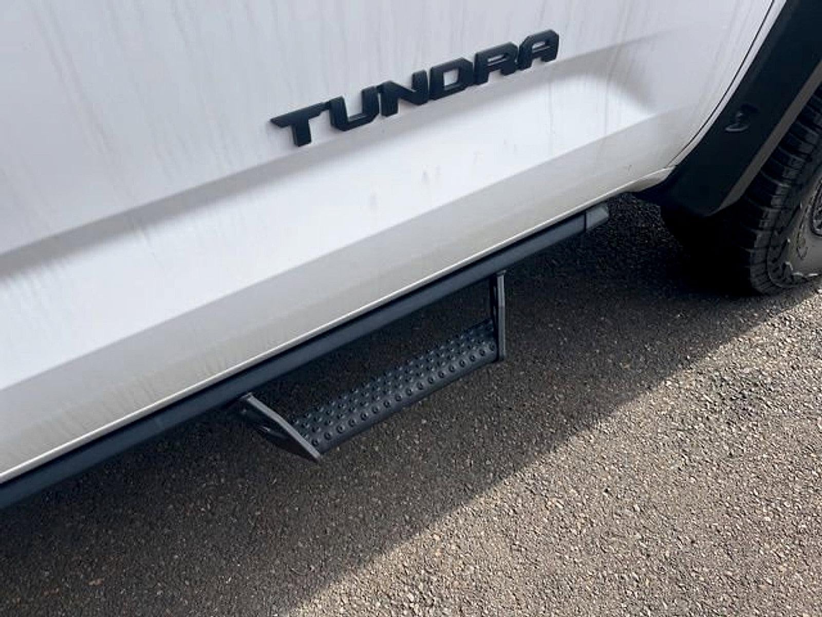 2022 Toyota Tundra 4WD 4WD SR5 CrewMax 5.5' Bed (SE)