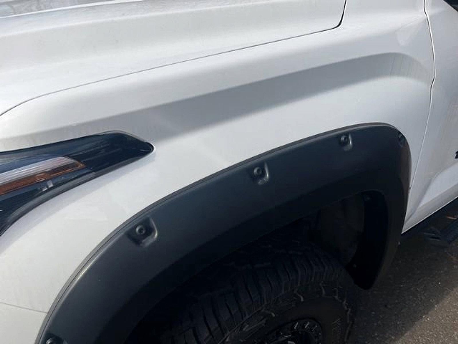 2022 Toyota Tundra 4WD 4WD SR5 CrewMax 5.5' Bed (SE)