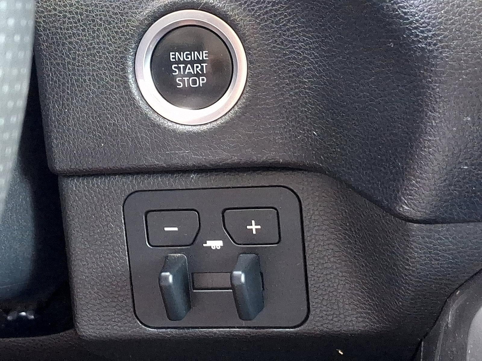 2023 Toyota Tundra 4WD 4WD SR5 CrewMax 5.5' Bed (Natl)