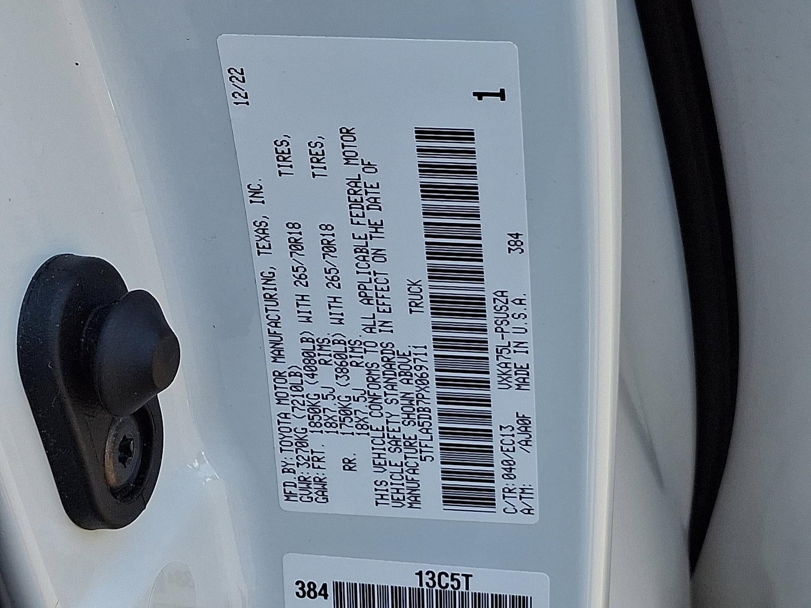 2023 Toyota Tundra 4WD 4WD SR5 CrewMax 5.5' Bed (Natl)