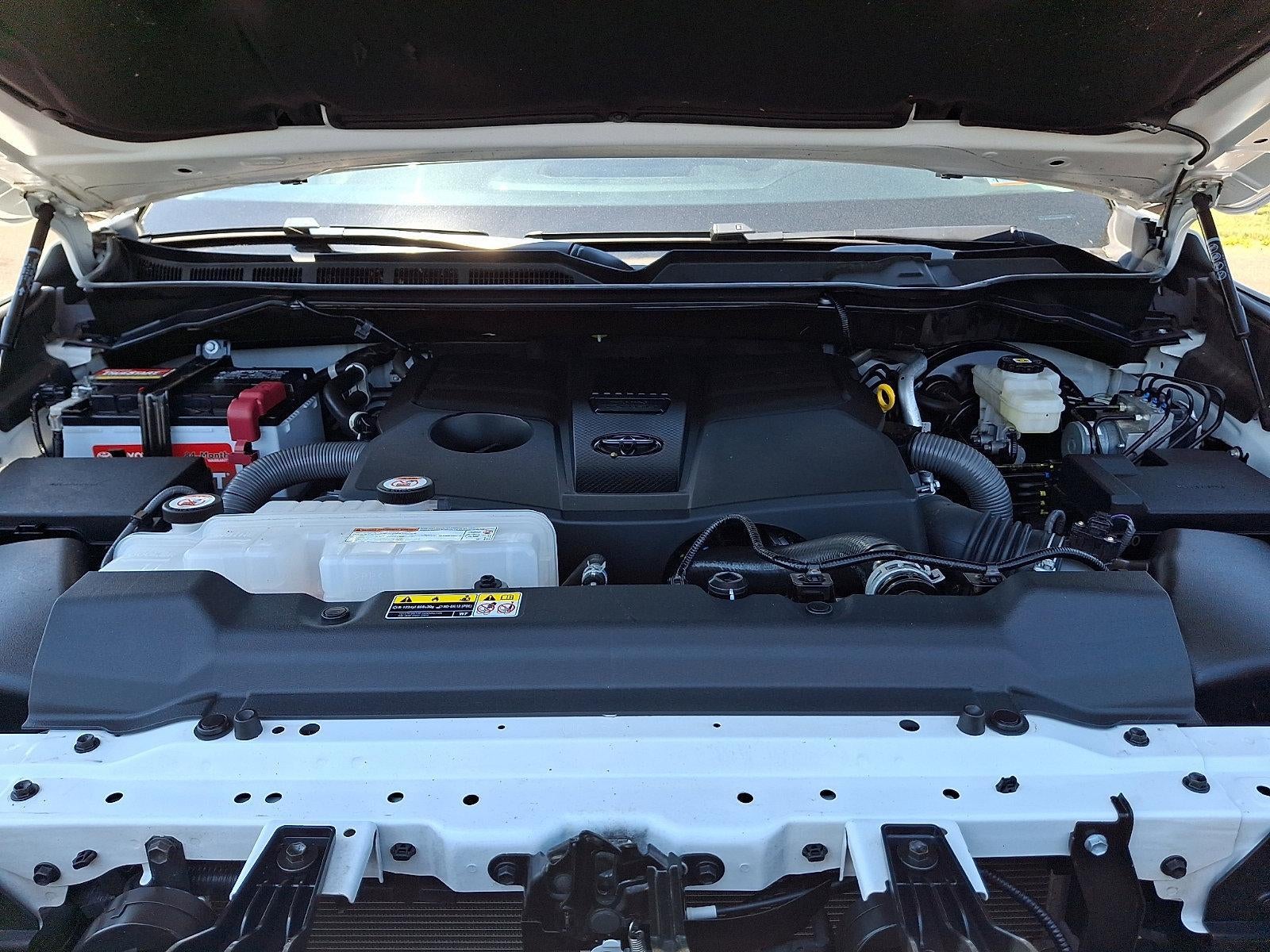 2023 Toyota Tundra 4WD 4WD SR5 CrewMax 5.5' Bed (Natl)