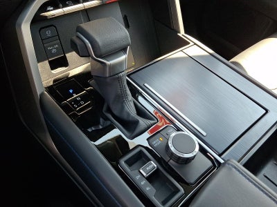 2025 Toyota Tundra 4WD 4WD Platinum CrewMax 5.5' Bed (Natl)