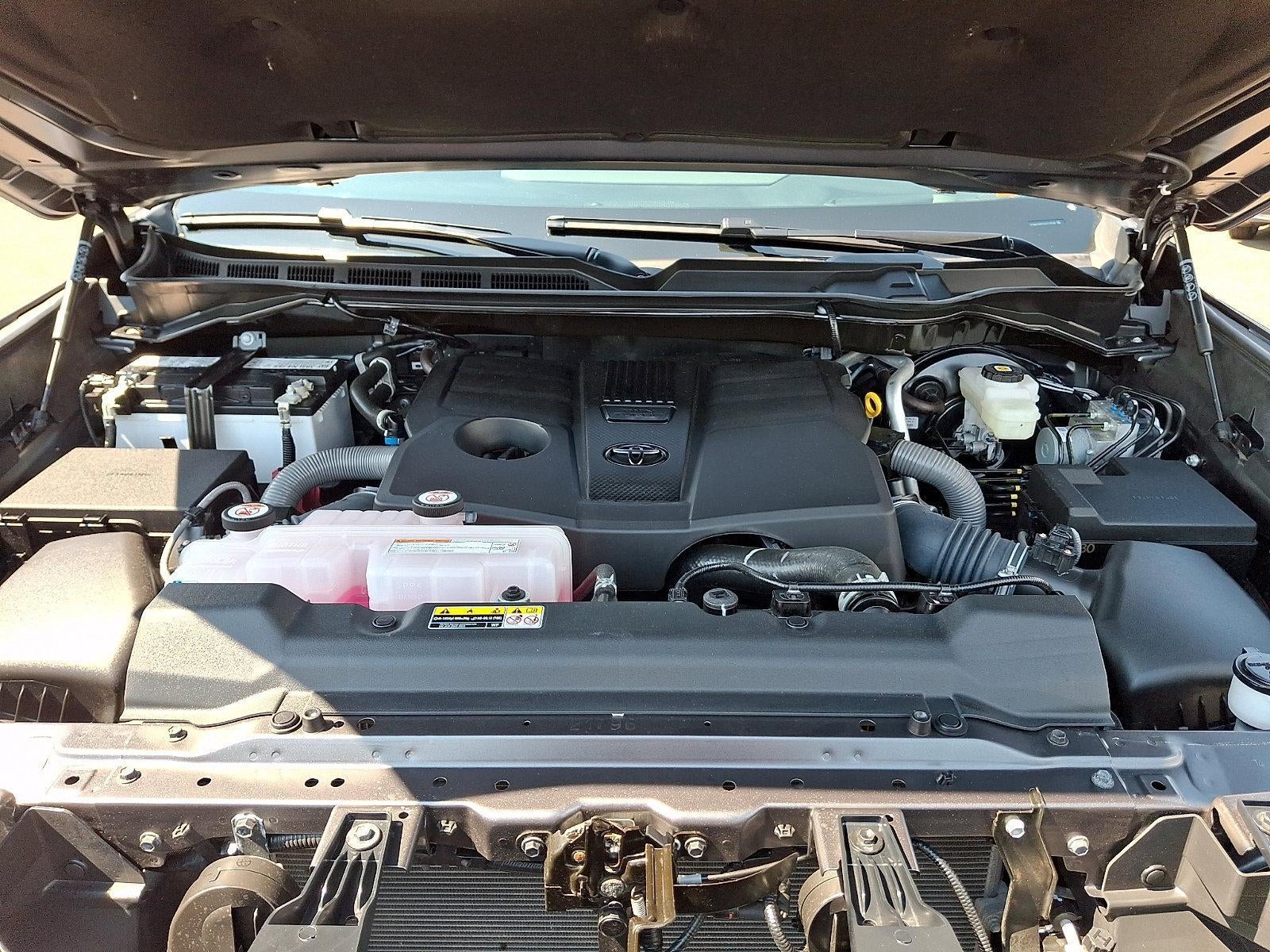 2025 Toyota Tundra 4WD 4WD Platinum CrewMax 5.5' Bed (Natl)