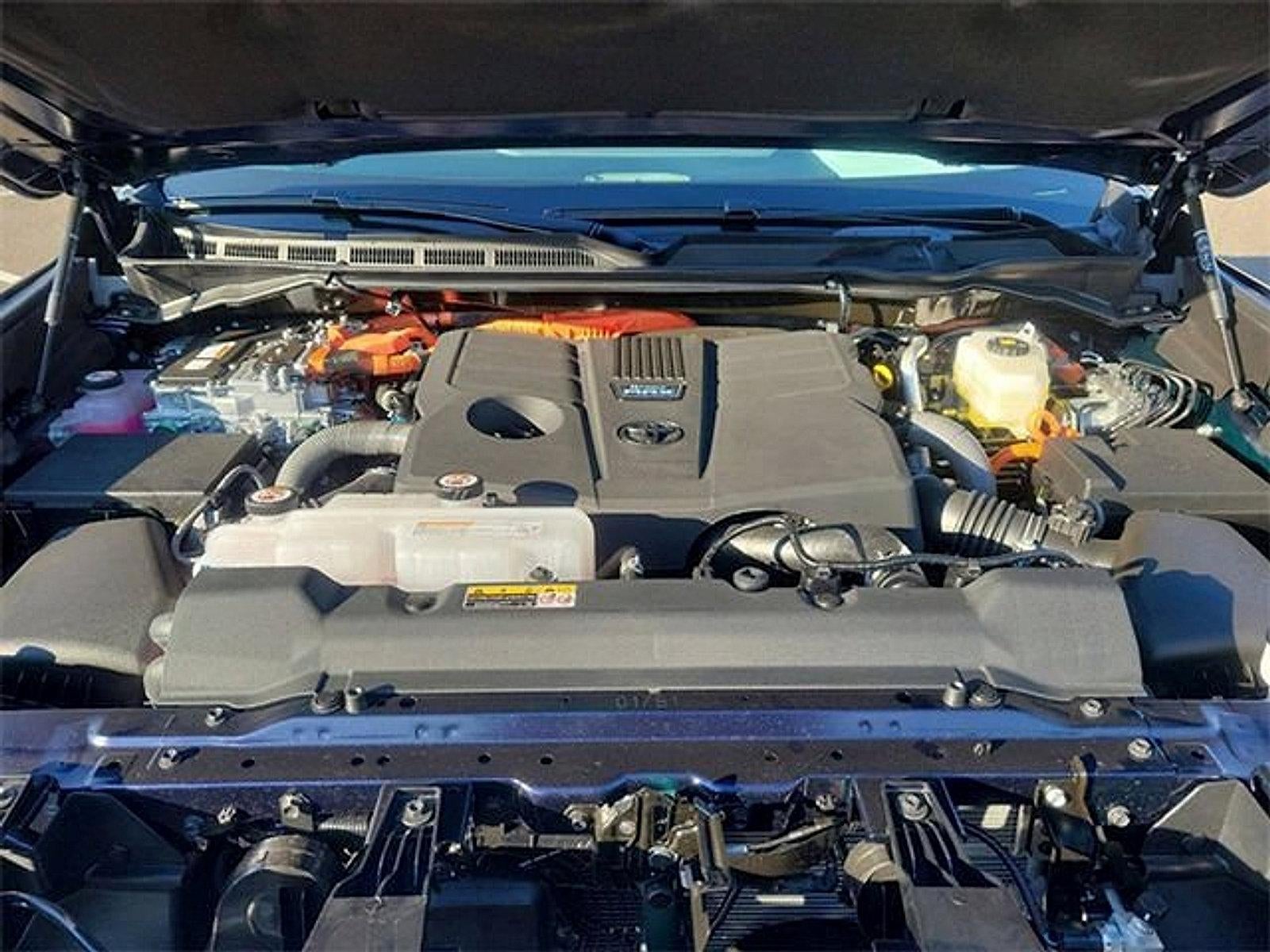 2024 Toyota Tundra 4WD 4WD Capstone Hybrid CrewMax 5.5' Bed (Natl)