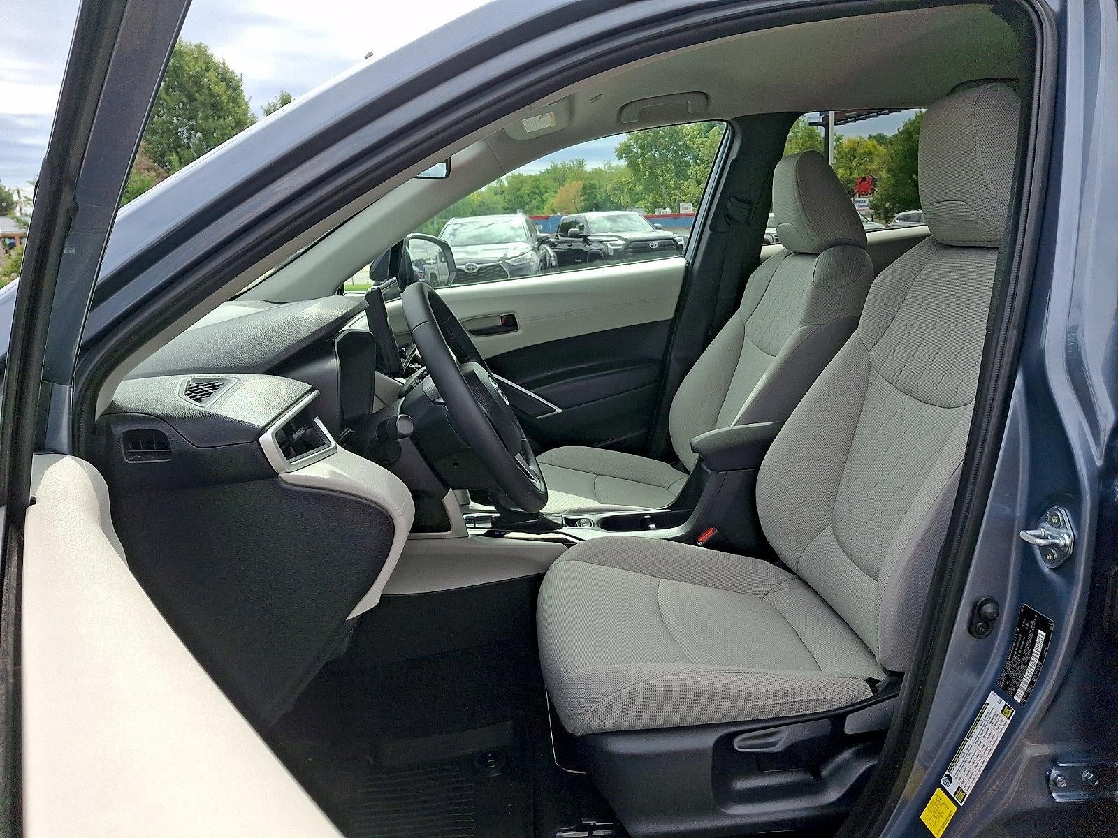 2025 Toyota Corolla Cross LE 4WD (Natl)