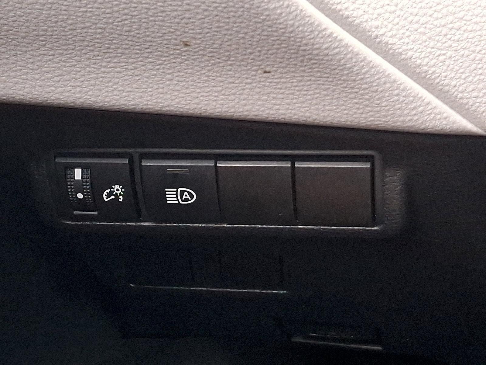 2025 Toyota Corolla Cross LE 4WD (Natl)