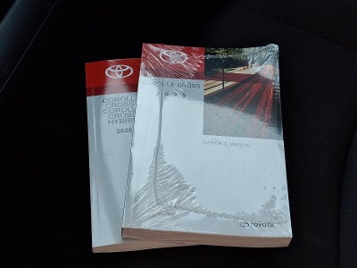 2025 Toyota Corolla Cross LE 4WD (Natl)