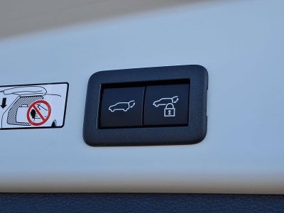 2025 Toyota Corolla Cross XLE 4WD (Natl)