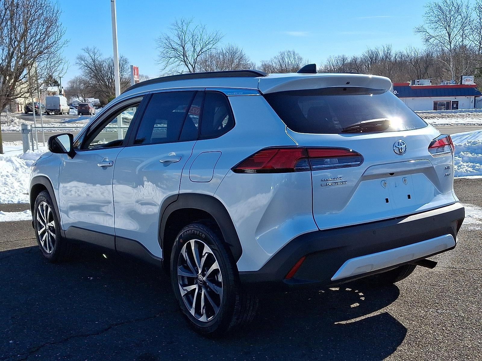 2025 Toyota Corolla Cross XLE 4WD (Natl)