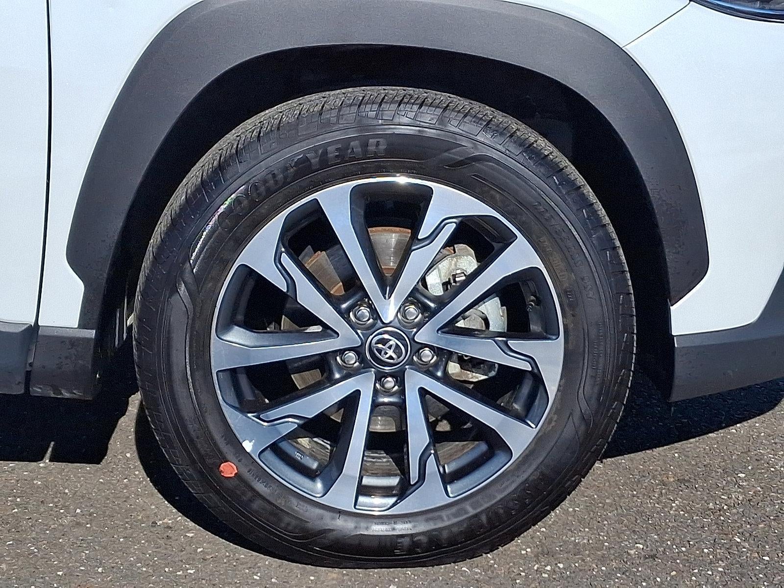 2025 Toyota Corolla Cross XLE 4WD (Natl)