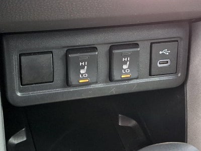 2024 Toyota Corolla Cross XLE 4WD (Natl)