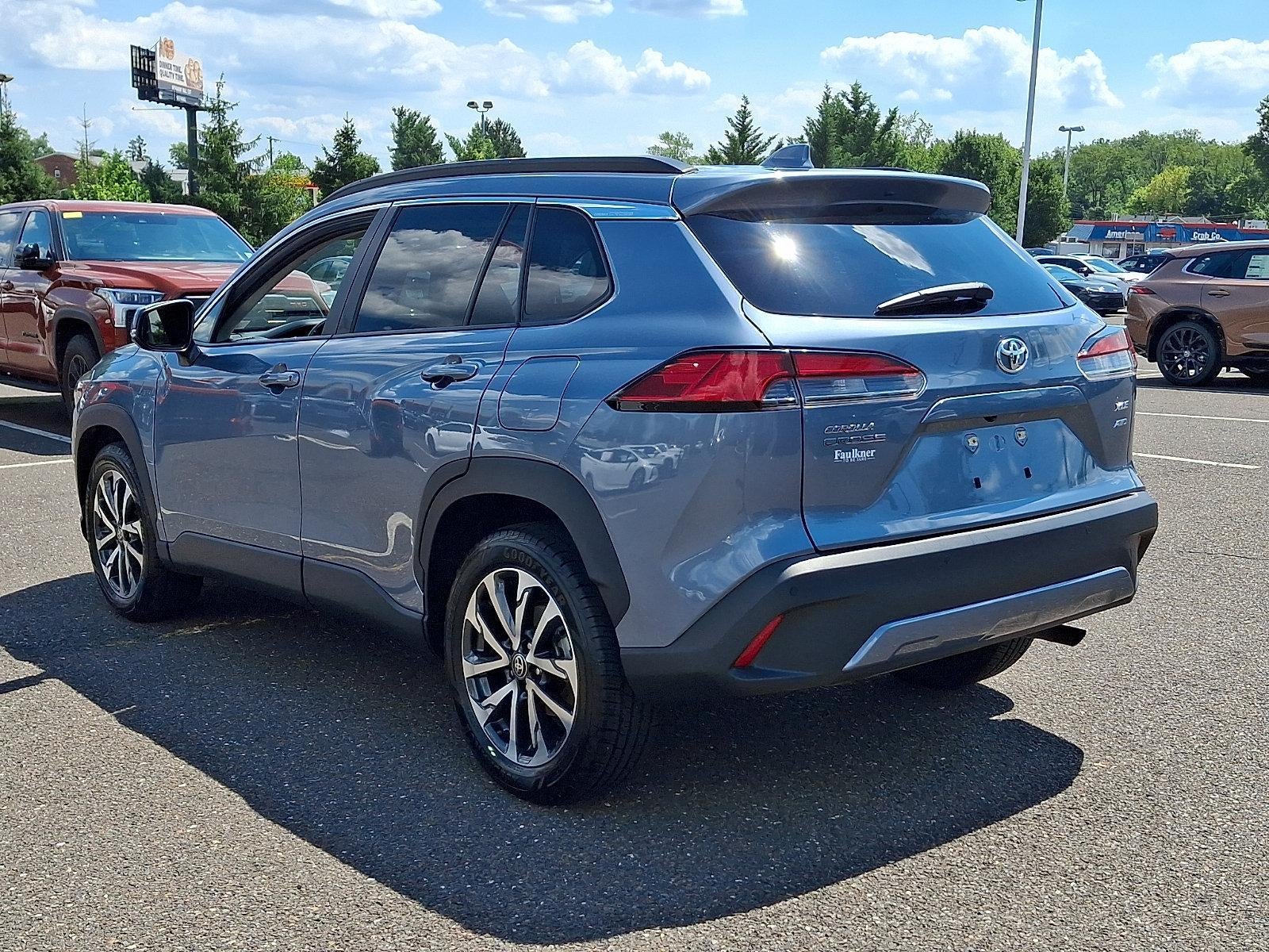 2024 Toyota Corolla Cross XLE 4WD (Natl)