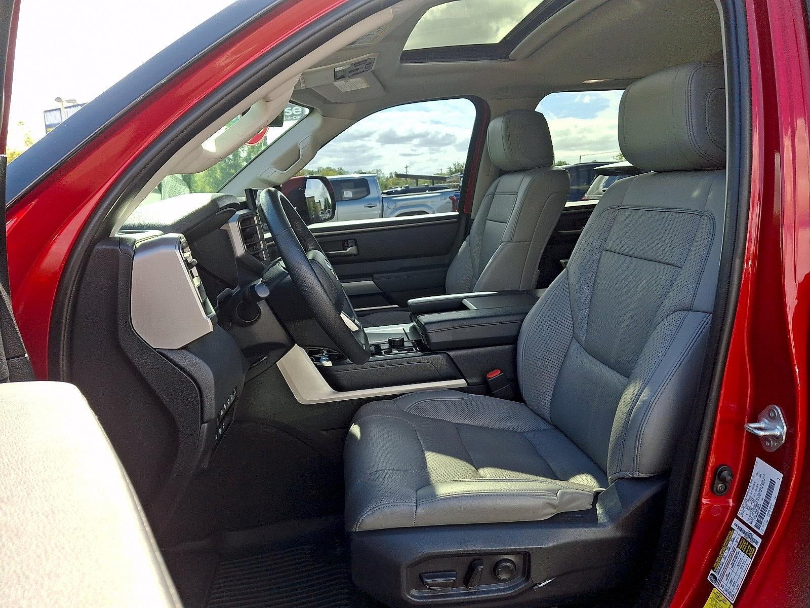 2023 Toyota Sequoia SR5 4WD (Natl)