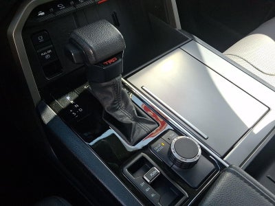 2023 Toyota Sequoia SR5 4WD (Natl)