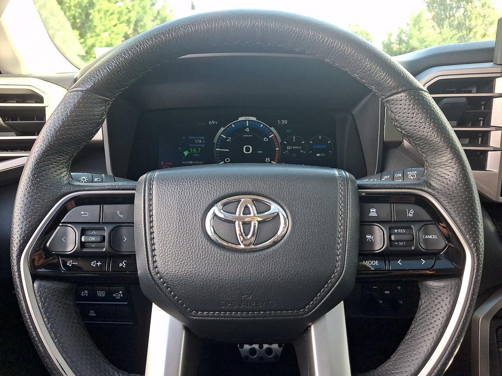 2023 Toyota Sequoia SR5 4WD (Natl)