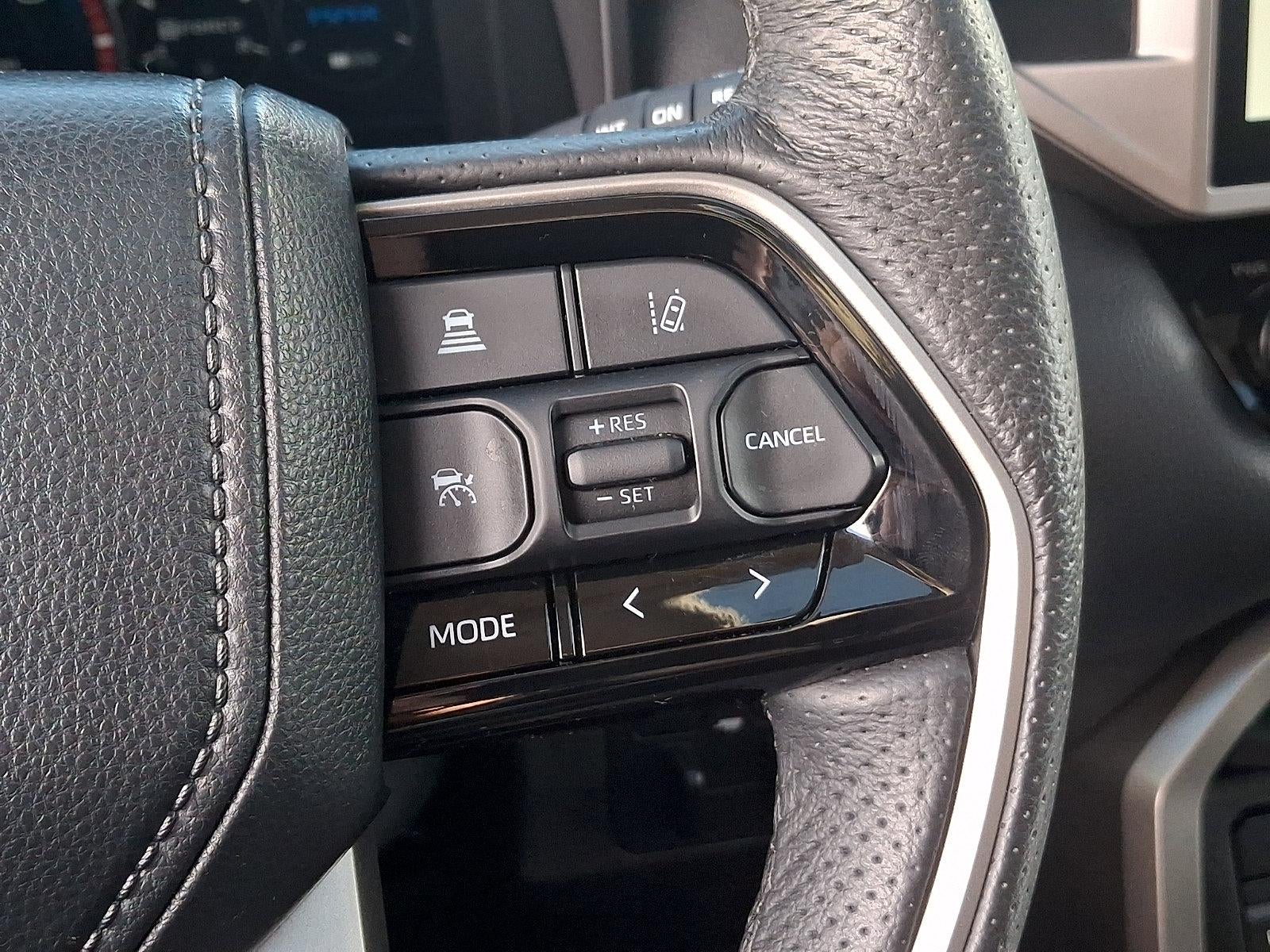 2023 Toyota Sequoia SR5 4WD (Natl)