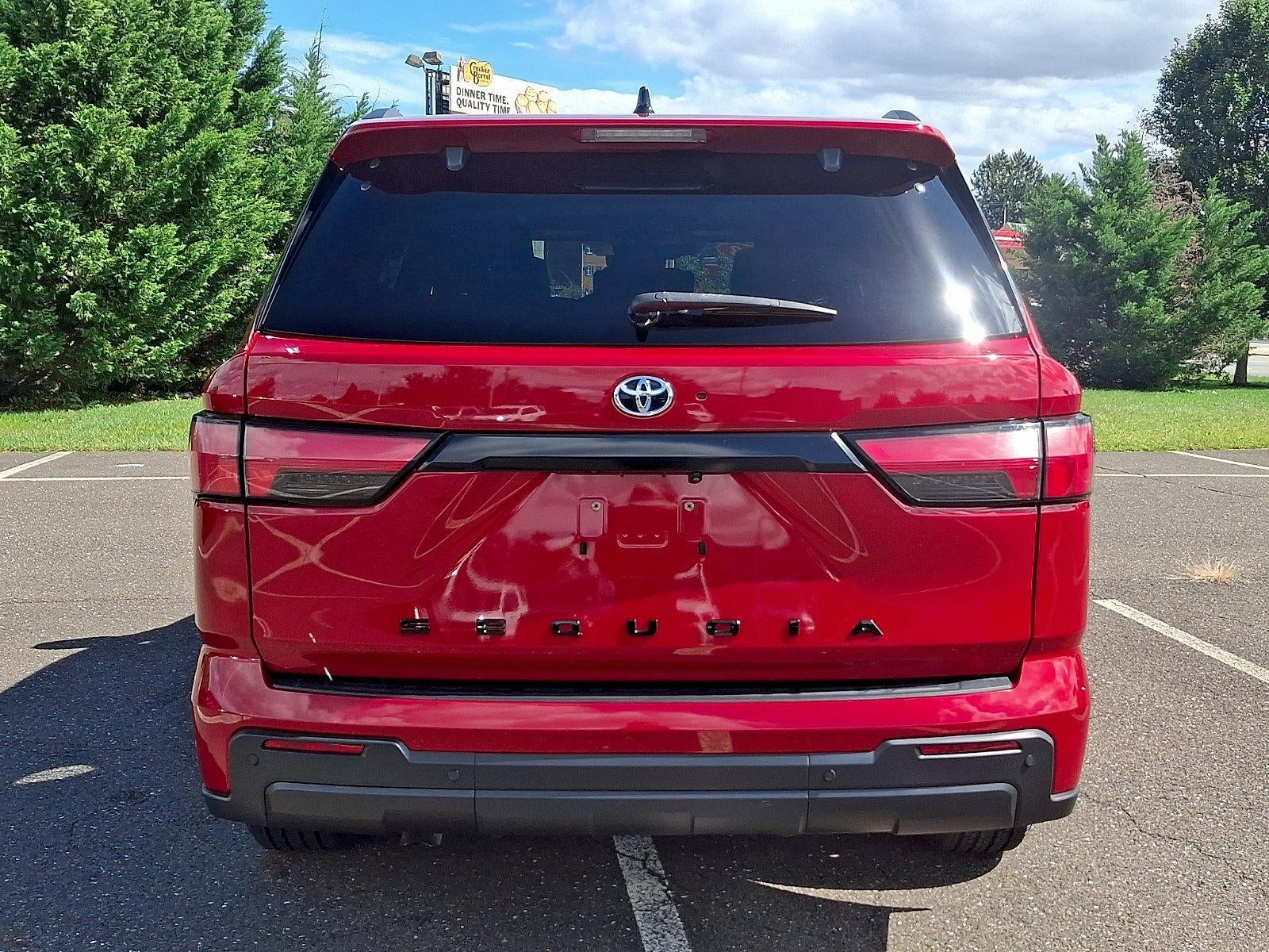 2023 Toyota Sequoia SR5 4WD (Natl)