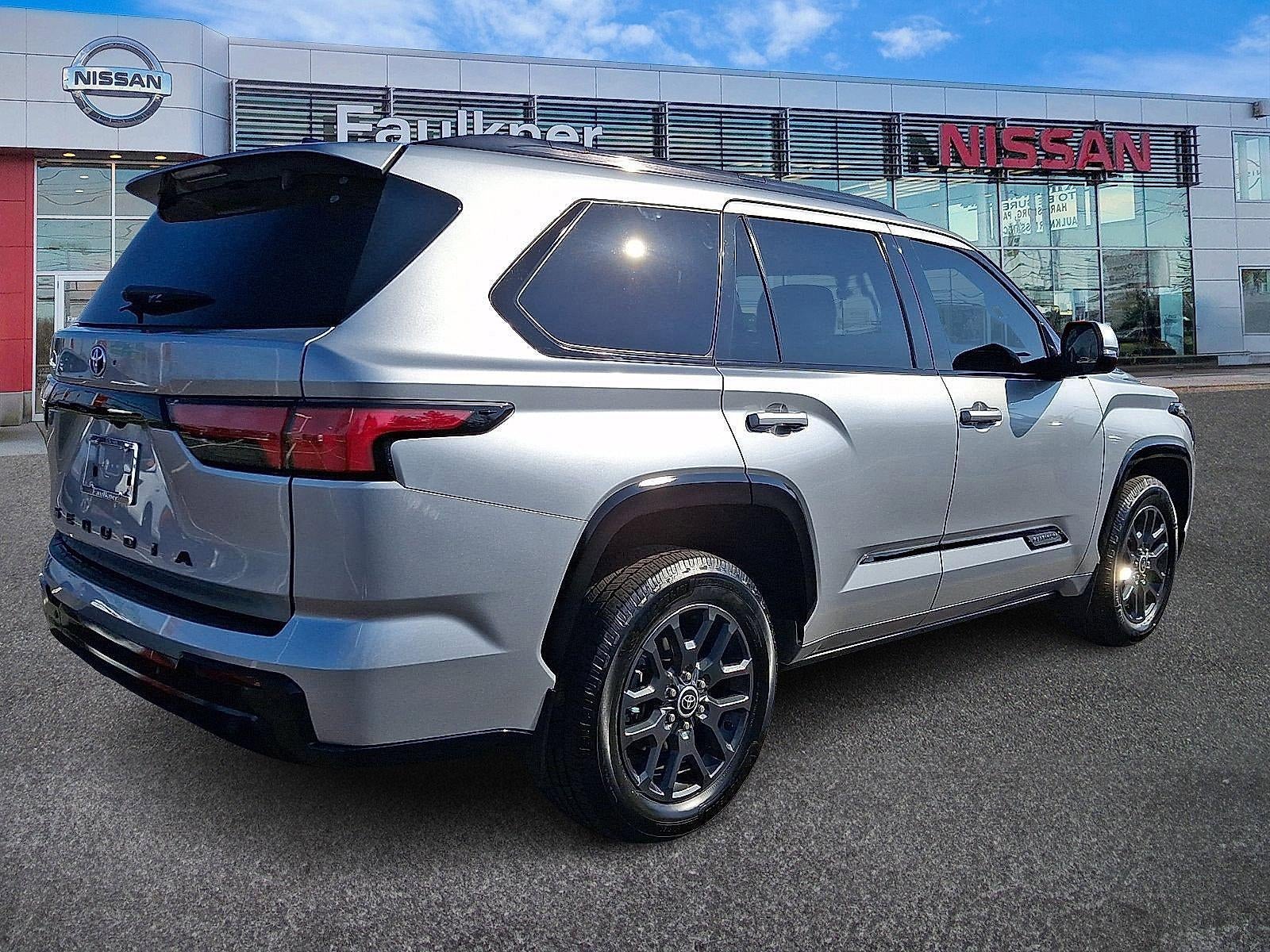 2023 Toyota Sequoia Platinum 4WD (Natl)