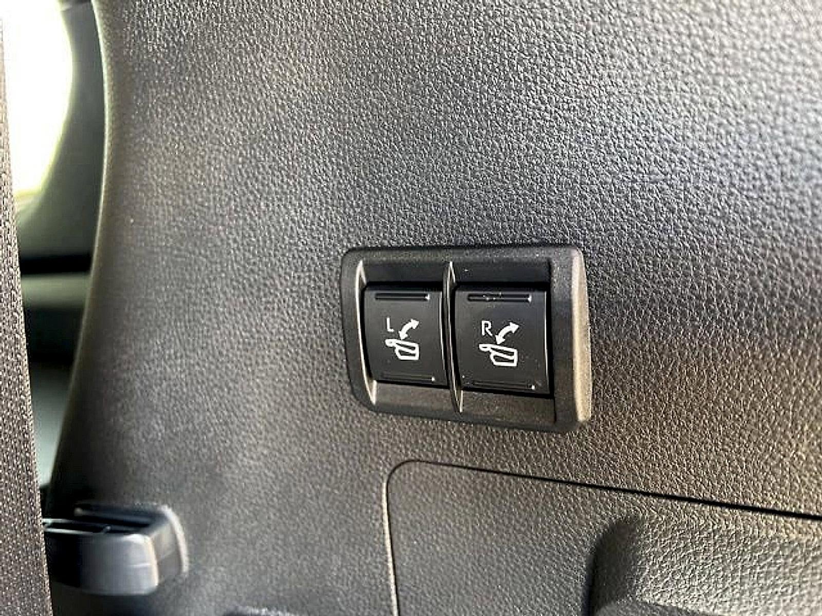 2026 Toyota Sequoia Platinum 4WD (Natl)