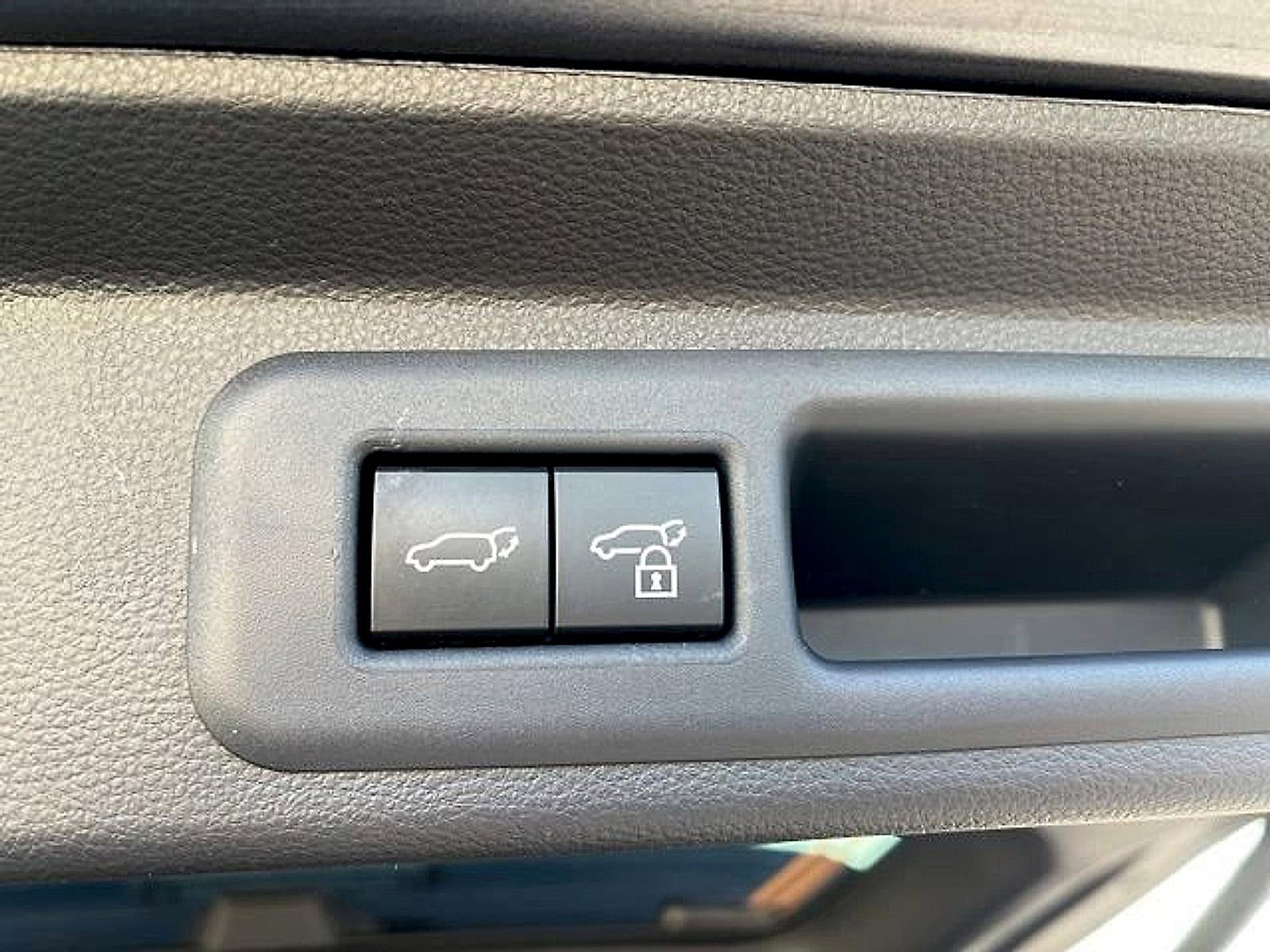 2026 Toyota Sequoia Platinum 4WD (Natl)