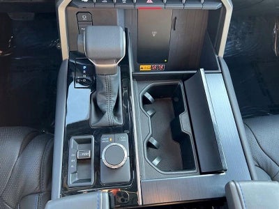 2026 Toyota Sequoia Platinum 4WD (Natl)