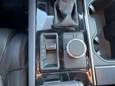 2026 Toyota Sequoia Platinum 4WD (Natl)