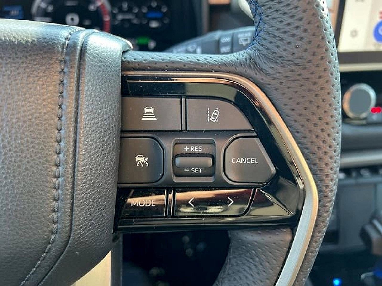 2026 Toyota Sequoia Platinum 4WD (Natl)