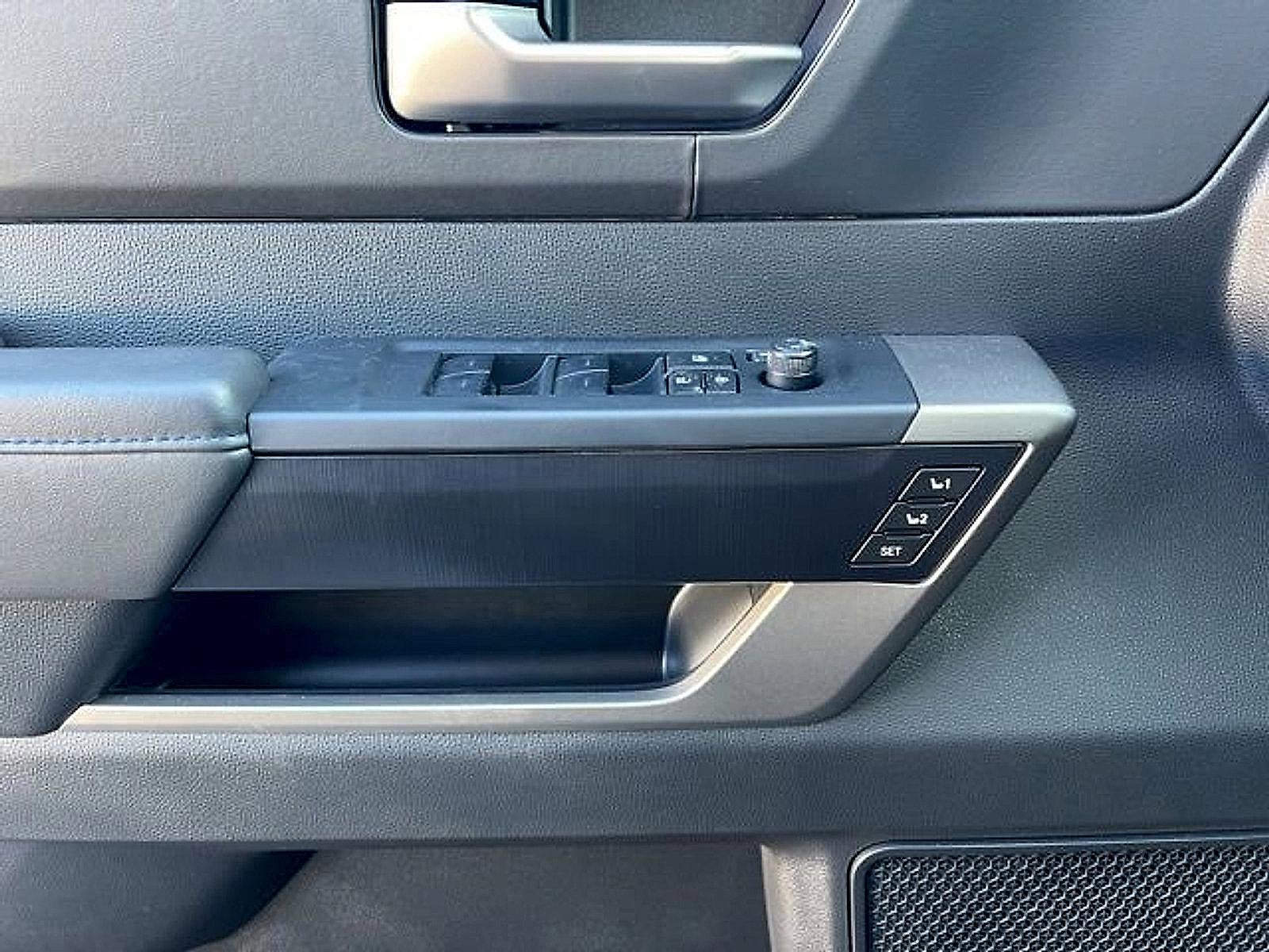 2026 Toyota Sequoia Platinum 4WD (Natl)