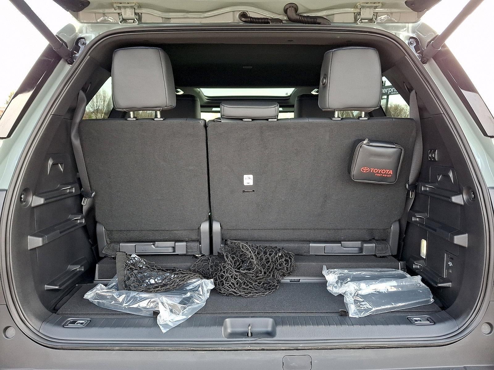 2026 Toyota Sequoia Platinum 4WD (Natl)