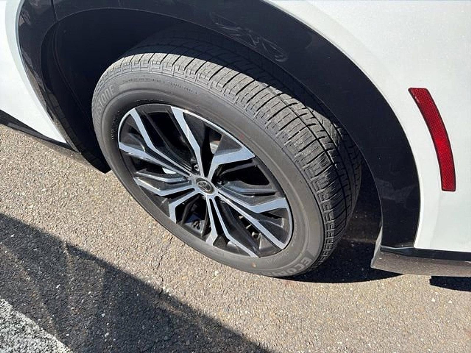 2025 Toyota Crown Signia XLE AWD (Natl)